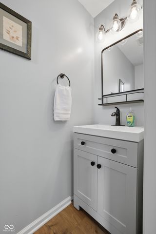 5348 Creekbend Drive, Carmel, IN 46033