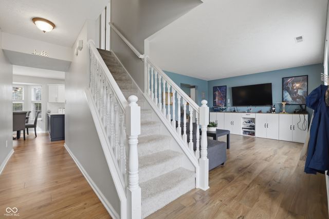 5348 Creekbend Drive, Carmel, IN 46033