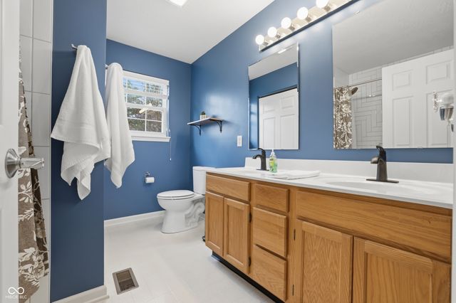 5348 Creekbend Drive, Carmel, IN 46033