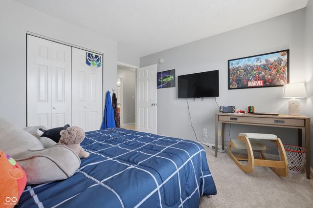 5348 Creekbend Drive, Carmel, IN 46033