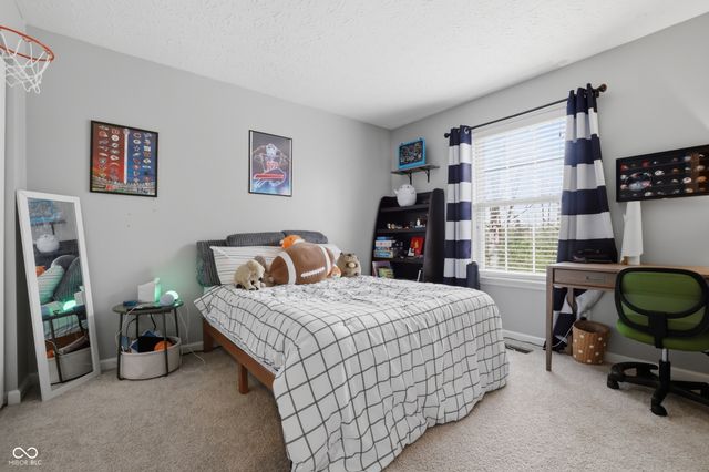 5348 Creekbend Drive, Carmel, IN 46033