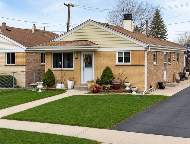 7848 Meade Avenue, Burbank, IL 60459