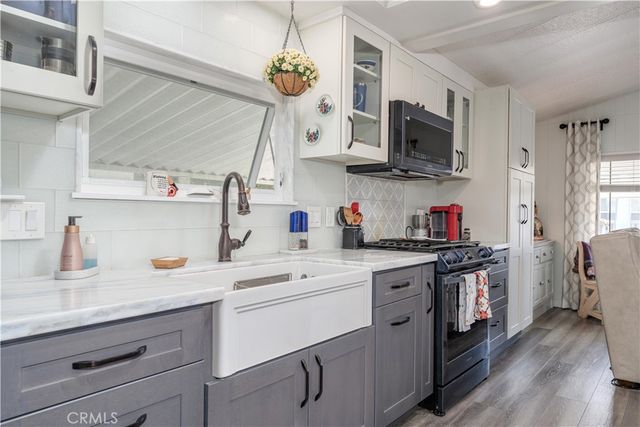 80 Huntington 618, Huntington Beach, CA 92648