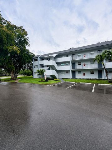 8421 Lagos De Campo Blvd 301T, Tamarac, FL 33321