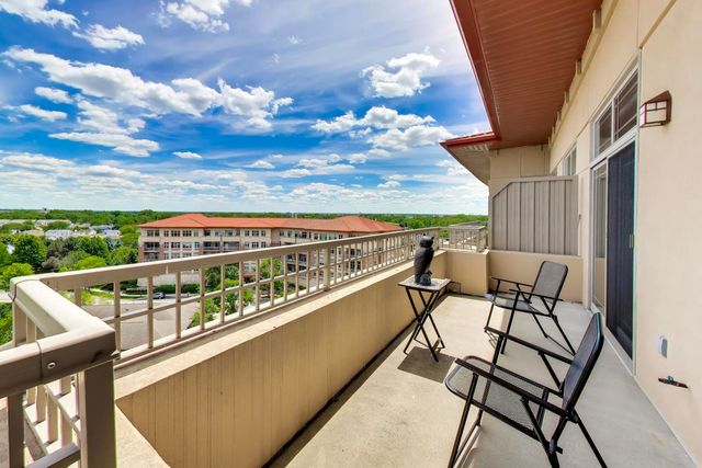 100 Prairie Park Drive 701, Wheeling, IL 60090