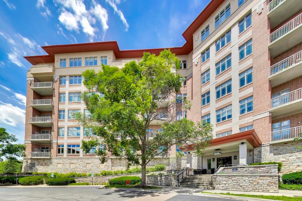 100 Prairie Park Drive 701, Wheeling, IL 60090
