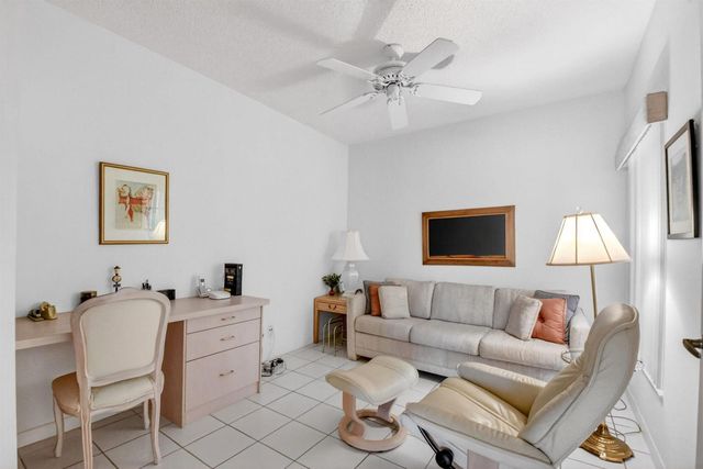 3281 Jog Park Drive, Greenacres, FL 33467