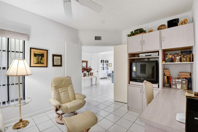 3281 Jog Park Drive, Greenacres, FL 33467