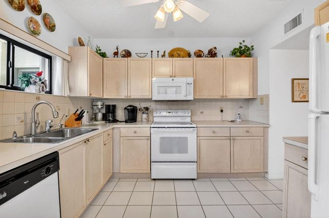 3281 Jog Park Drive, Greenacres, FL 33467