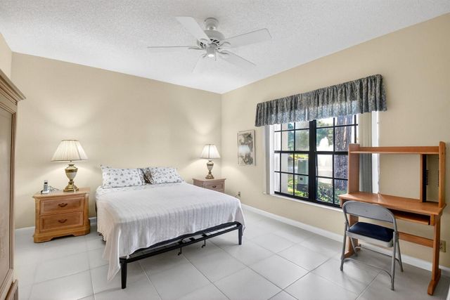3281 Jog Park Drive, Greenacres, FL 33467