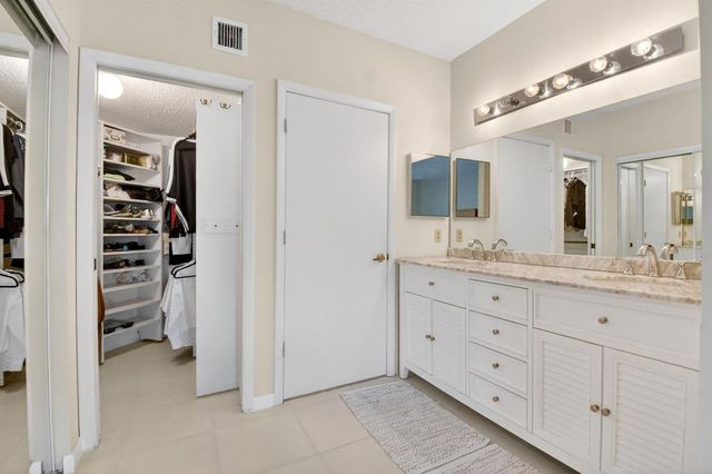 3281 Jog Park Drive, Greenacres, FL 33467
