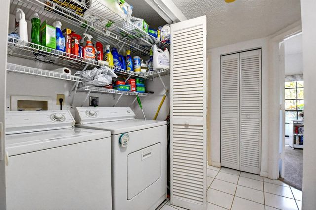 3281 Jog Park Drive, Greenacres, FL 33467