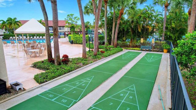 3281 Jog Park Drive, Greenacres, FL 33467