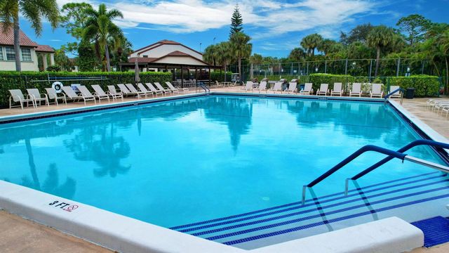 3281 Jog Park Drive, Greenacres, FL 33467