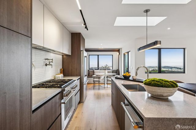 11 Sherwood Court, San Francisco, CA 94127