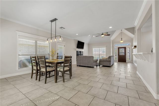 1742 Creekside Circle, College Station, TX 77845