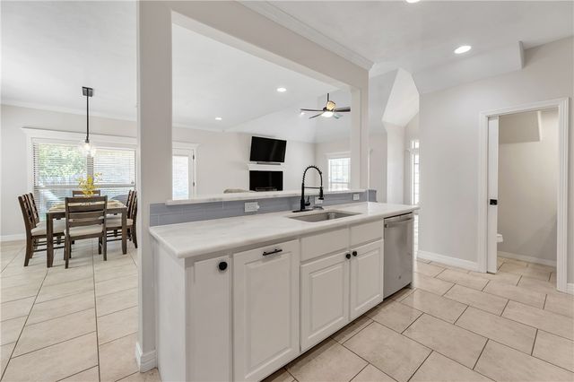 1742 Creekside Circle, College Station, TX 77845