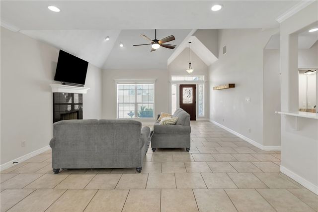 1742 Creekside Circle, College Station, TX 77845