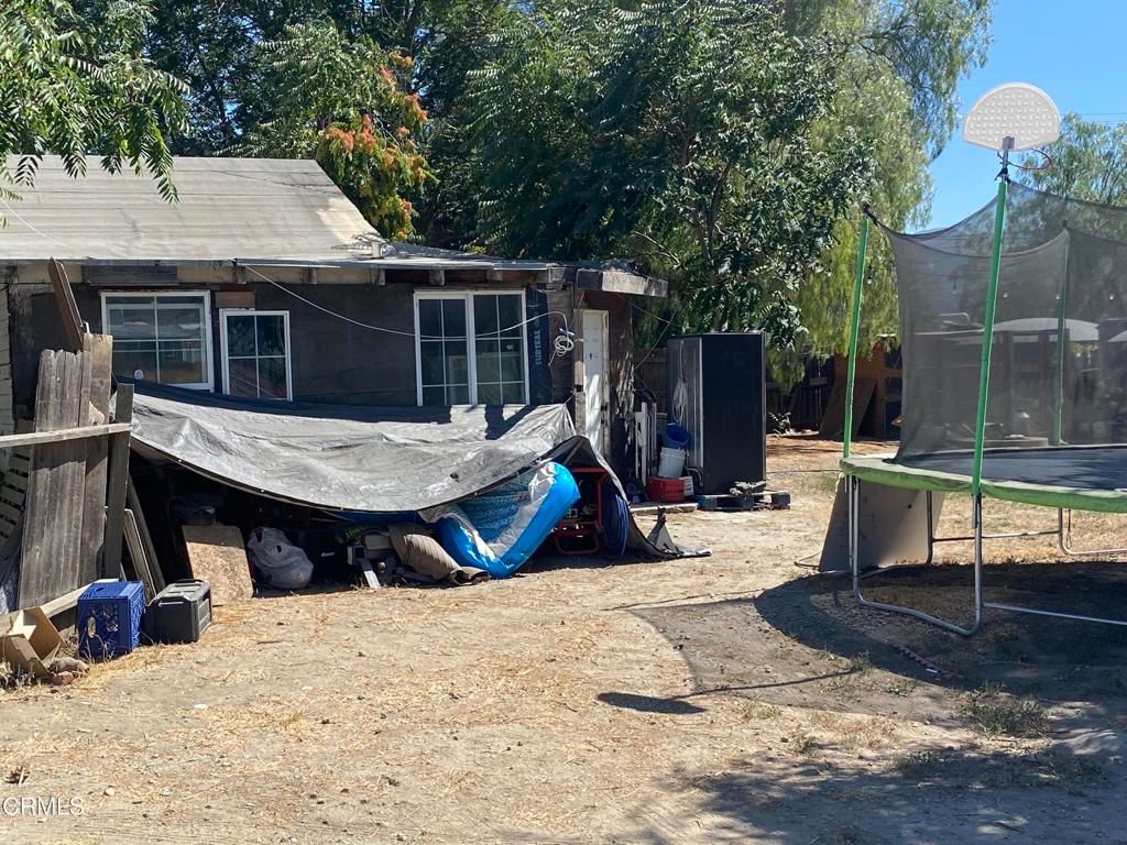 Image 3 of property listing at 3851 Pacific Avenue, Fillmore, CA 93015