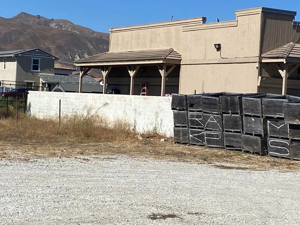 Image 9 of property listing at 3851 Pacific Avenue, Fillmore, CA 93015