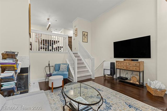 23 W Village Lane 51R, Dearborn, MI 48124