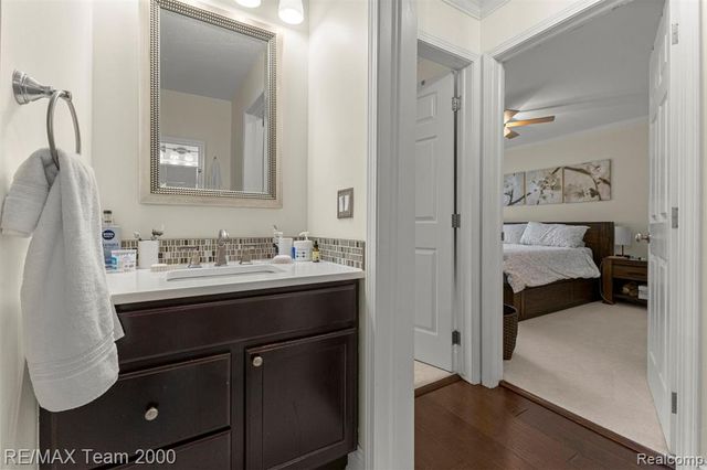 23 W Village Lane 51R, Dearborn, MI 48124