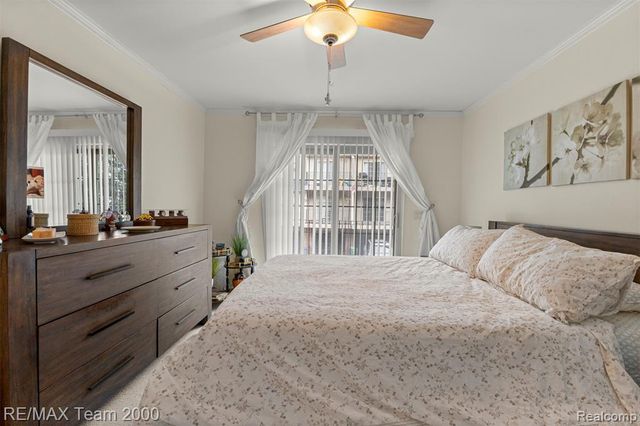 23 W Village Lane 51R, Dearborn, MI 48124