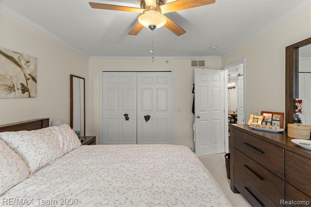 23 W Village Lane 51R, Dearborn, MI 48124