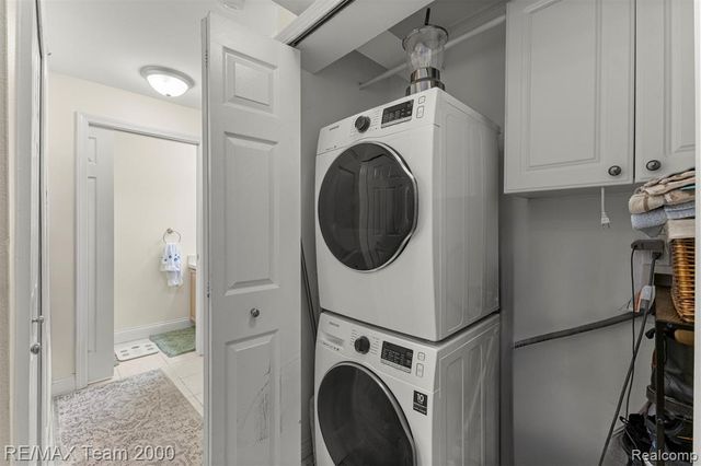 23 W Village Lane 51R, Dearborn, MI 48124