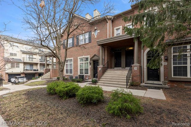 23 W Village Lane 51R, Dearborn, MI 48124