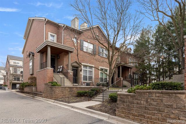 23 W Village Lane 51R, Dearborn, MI 48124