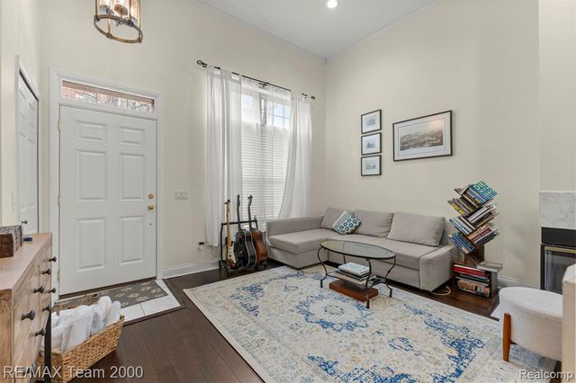 23 W Village Lane 51R, Dearborn, MI 48124