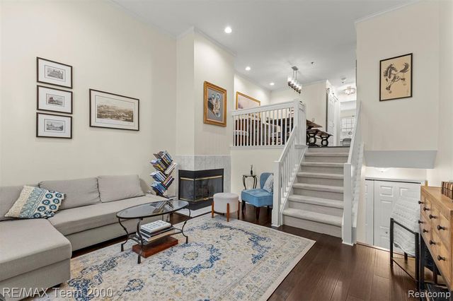 23 W Village Lane 51R, Dearborn, MI 48124