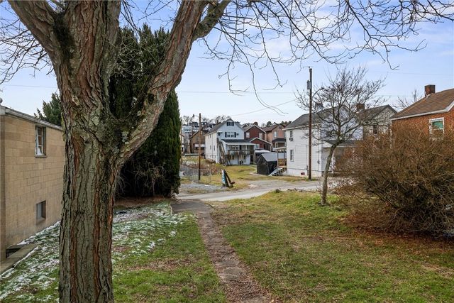 325 Walnut St, Vandergrift, PA 15690