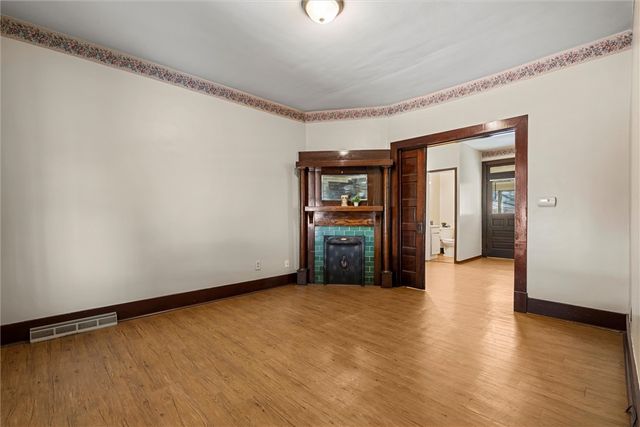 325 Walnut St, Vandergrift, PA 15690