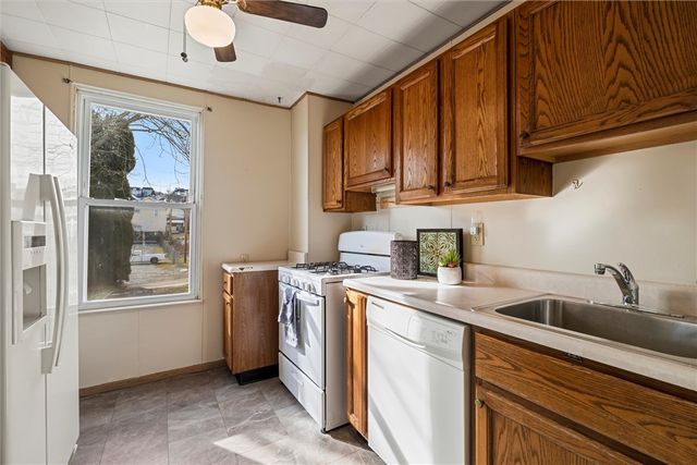 325 Walnut St, Vandergrift, PA 15690