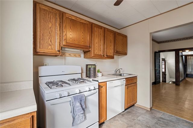 325 Walnut St, Vandergrift, PA 15690