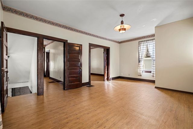 325 Walnut St, Vandergrift, PA 15690