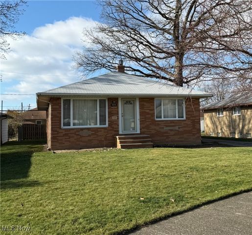 4830 Autumn Lane, Brooklyn, OH 44144