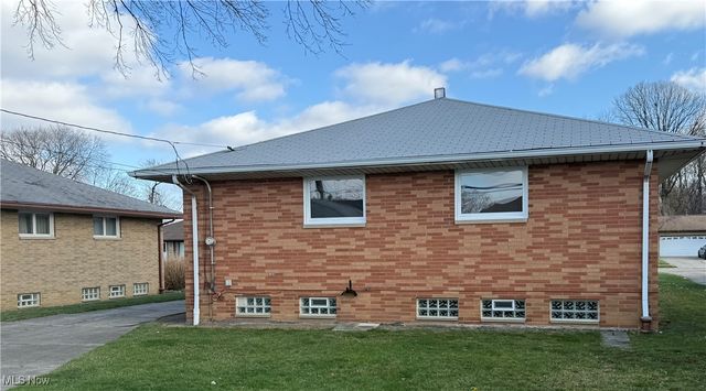 4830 Autumn Lane, Brooklyn, OH 44144