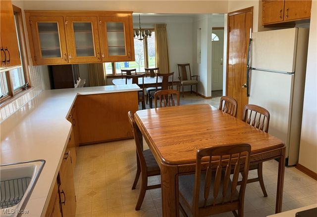 4830 Autumn Lane, Brooklyn, OH 44144