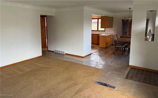 4830 Autumn Lane, Brooklyn, OH 44144