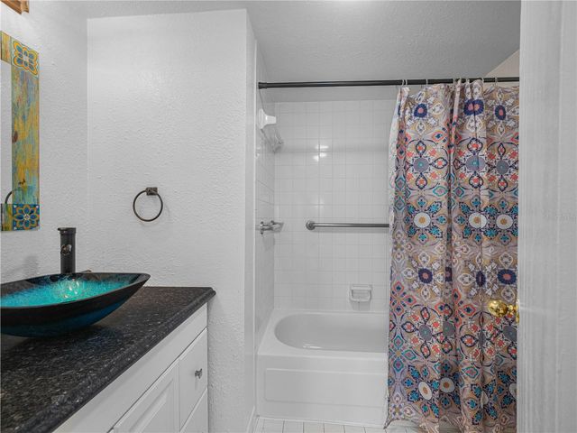 1130 N LAKE PARKER AVENUE A301, Lakeland, FL 33805