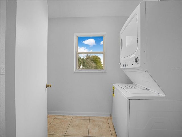 1130 N LAKE PARKER AVENUE A301, Lakeland, FL 33805