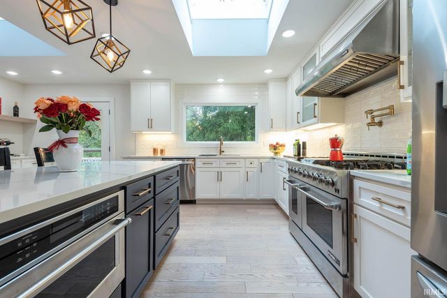 621 S Pleasant Ridge Drive, Bloomington, IN 47401