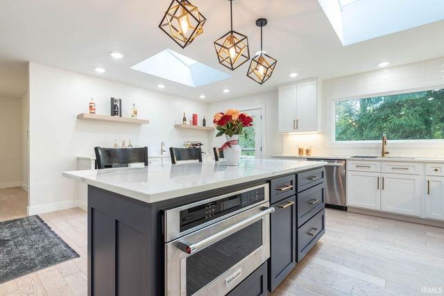 621 S Pleasant Ridge Drive, Bloomington, IN 47401