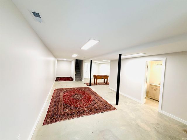 621 S Pleasant Ridge Drive, Bloomington, IN 47401