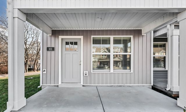 101 Quarry Point Dr, Clarksville, TN 37043