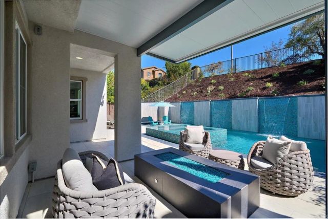 2266 AVENTURINE PLACE, Carlsbad, CA 92009