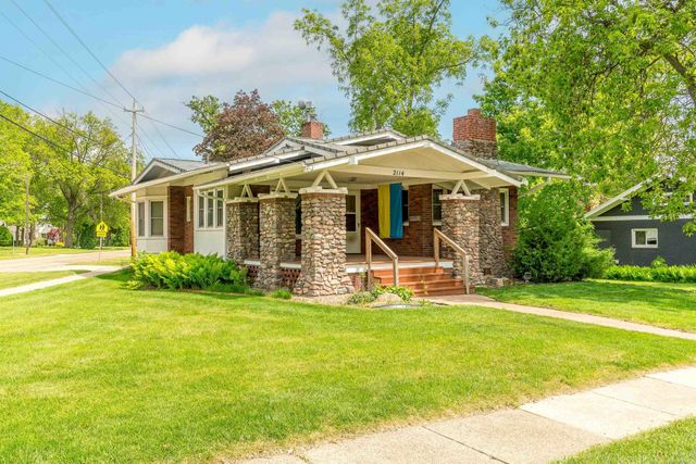 2114 California Street, Cedar Falls, IA 50613